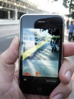 Augmentaatiota käyttävä applikaatio, jossa kuvan päälle projisoidaan sijainnin kanssa korreloivaa karttatietoa.